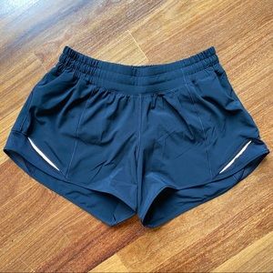Lululemon Hotty Hot Short II - Long 4” - Black